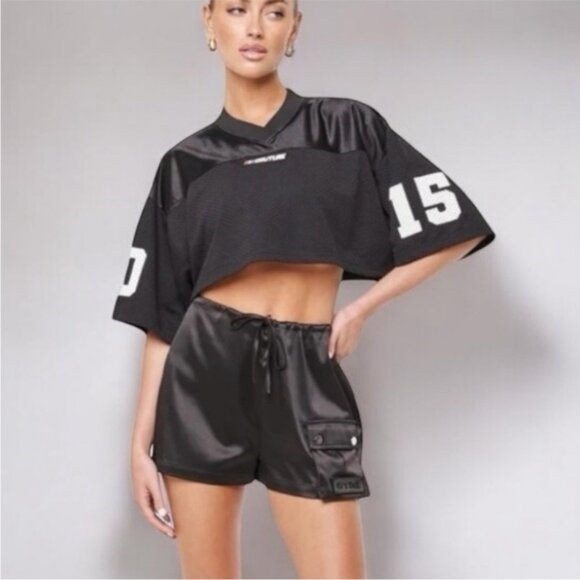 NWOT Black Satin Cuffed Cargo Shorts - Picture 8 of 8